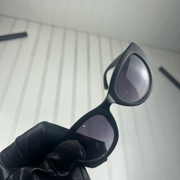 French Connection Black Y2K Rectangle Sunglasses - Picture 6 of 7